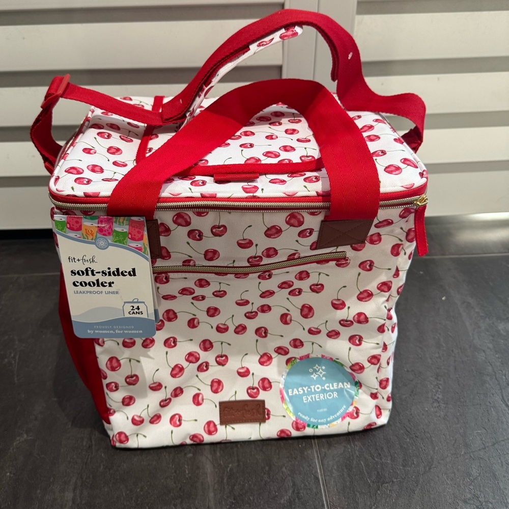 Fit & Fresh Soft Sided Cooler, 24 Cans, Leakproof Liner. New.